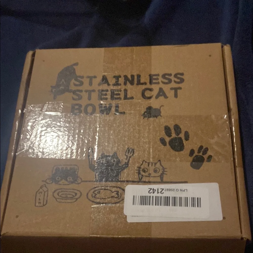 Silver Cat Bowl with Elegant Design